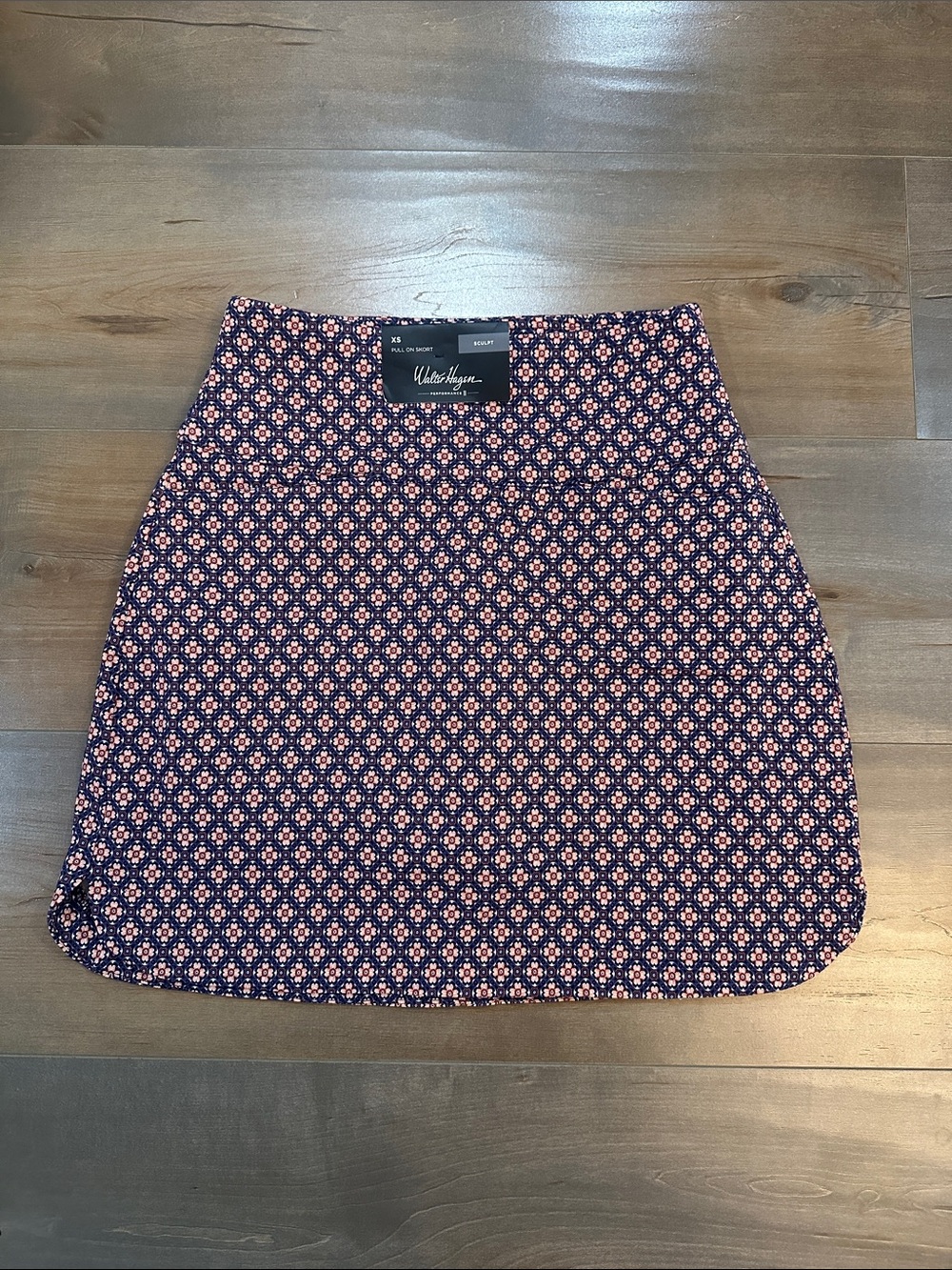 Walter Hagen 17” skulpted skort